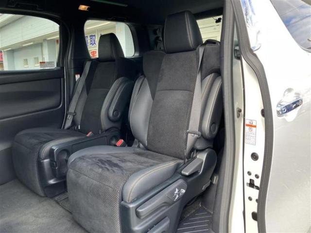 WECARSでは各商談席に大型モニターをご用意しております!見やすい大画面でゆったりと全国の在庫をご覧いただけます!是非ご来店お待ちしております!