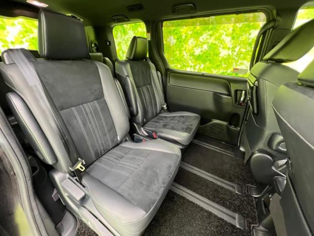 エスクァイア 4WD Giプレミアムパッケージブラックテーラード 保証書/社外 9インチ SDナビ/フリップダウンモニター 社外 10.1インチ/衝突安全装置/両側電動スライドドア/シートヒーター 前席/車線逸脱防止支援システム/シート ハーフレザー 後席モニター(5枚目)