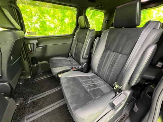 エスクァイア 4WD Giプレミアムパッケージブラックテーラード 保証書/社外 9インチ SDナビ/フリップダウンモニター 社外 10.1インチ/衝突安全装置/両側電動スライドドア/シートヒーター 前席/車線逸脱防止支援システム/シート ハーフレザー 後席モニター(8枚目)