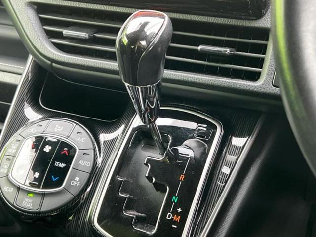 エスクァイア 4WD Giプレミアムパッケージブラックテーラード 保証書/社外 9インチ SDナビ/フリップダウンモニター 社外 10.1インチ/衝突安全装置/両側電動スライドドア/シートヒーター 前席/車線逸脱防止支援システム/シート ハーフレザー 後席モニター(26枚目)