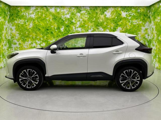 ヤリスクロス ４ＷＤハイブリッドＺ　保証書／ディスプレイオーディオ＋ナビ／衝突安全装置／シートヒーター／車線逸脱防止支援システム／シート　ハーフレザー／ヘッドランプ　ＬＥＤ／ＵＳＢジャック／ＥＴＣ２．０／ＥＢＤ付ＡＢＳ　バックカメラ（2枚目）