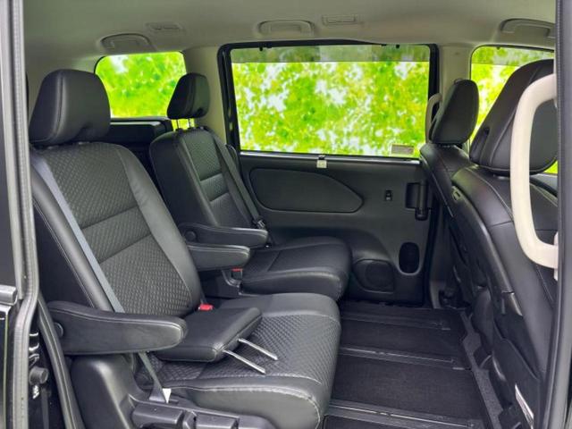 セレナ eパワーハイウェイスターV 保証書/純正 10インチ SDナビ/インテリジェントルームミラー/衝突安全装置/両側電動スライドドア/シートヒーター 前席/車線逸脱防止支援システム/プロパイロット/ドライブレコーダー 純正 ドラレコ(5枚目)