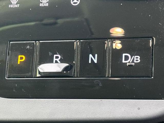 セレナ ｅパワーハイウェイスターＶ　保証書／純正　ＳＤナビ／フリップダウンモニター　純正　１１インチ／インテリジェントルームミラー／衝突安全装置／両側電動スライドドア／車線逸脱防止支援システム／プロパイロット　衝突被害軽減システム（27枚目）