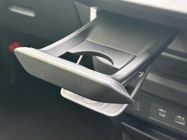 セレナ ｅパワーハイウェイスターＶ　保証書／純正　ＳＤナビ／フリップダウンモニター　純正　１１インチ／インテリジェントルームミラー／衝突安全装置／両側電動スライドドア／車線逸脱防止支援システム／プロパイロット　衝突被害軽減システム（47枚目）