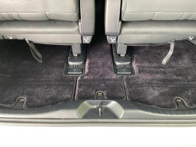 アルファードハイブリッド 4WDエグゼクティブラウンジ 新品タイヤ/サンルーフ/純正エアロ/JBL/保証書/純正 SDナビ/フリップダウンモニター/デジタルインナーミラー/衝突安全装置/両側電動スライドドア/シートヒーター/車線逸脱防止支援システム 4WD(26枚目)