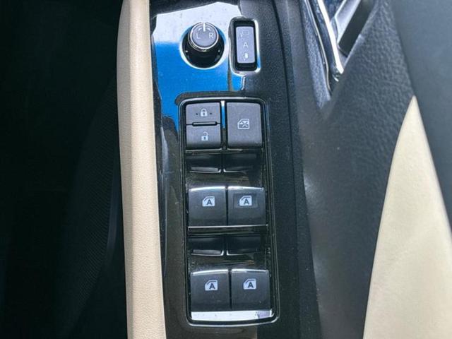 アルファード ４ＷＤ　Ｘ　保証書／ディスプレイオーディオ＋ナビ／フリップダウンモニター　純正　１２．１インチ／トヨタセーフティセンス／両側電動スライドドア／車線逸脱防止支援システム／ドライブレコーダー　社外　バックカメラ（29枚目）