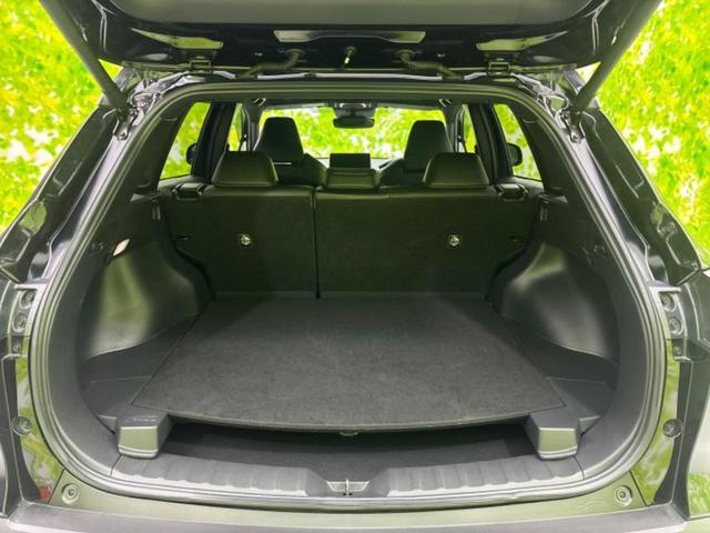 カローラクロス ４ＷＤハイブリッドＺ　保証書／ディスプレイオーディオ１０インチ／トヨタセーフティセンス／シートヒーター／全方位モニター／車線逸脱防止支援システム／シート　ハーフレザー／電動バックドア／ヘッドランプ　ＬＥＤ　全周囲カメラ（8枚目）