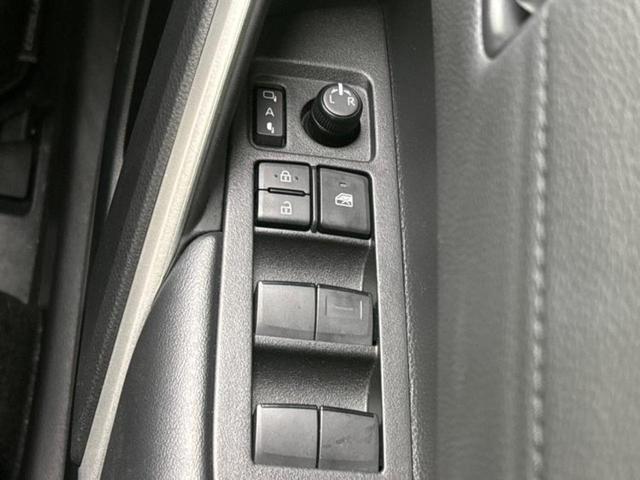 カローラクロス ４ＷＤハイブリッドＺ　保証書／ディスプレイオーディオ１０インチ／トヨタセーフティセンス／シートヒーター／全方位モニター／車線逸脱防止支援システム／シート　ハーフレザー／電動バックドア／ヘッドランプ　ＬＥＤ　全周囲カメラ（27枚目）