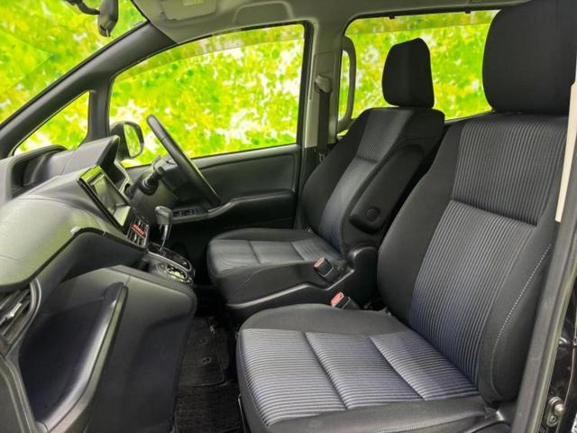 ヴォクシー ４ＷＤ　ＺＳ　保証書／社外　ＳＤナビ／両側電動スライドドア／ヘッドランプ　ＬＥＤ／ＥＴＣ／ＥＢＤ付ＡＢＳ／横滑り防止装置／アイドリングストップ／フルセグＴＶ／エアバッグ　運転席／エアバッグ　助手席　ワンオーナー（7枚目）