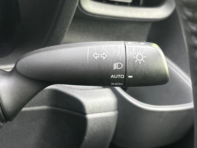 シエンタ ４ＷＤハイブリッドＺ　新品タイヤ／モデリスタエアロ／保証書／ディスプレイオーディオ＋ナビ１０インチ／衝突安全装置／両側電動スライドドア／車線逸脱防止支援システム／ヘッドランプ　ＬＥＤ／ＵＳＢジャック　衝突被害軽減システム（17枚目）