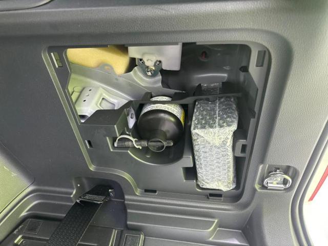 シエンタ ４ＷＤハイブリッドＺ　新品タイヤ／モデリスタエアロ／保証書／ディスプレイオーディオ＋ナビ１０インチ／衝突安全装置／両側電動スライドドア／車線逸脱防止支援システム／ヘッドランプ　ＬＥＤ／ＵＳＢジャック　衝突被害軽減システム（22枚目）