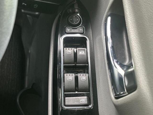 タント カスタムＲＳ　新品タイヤ／保証書／社外　ＳＤナビ／衝突安全装置／両側電動スライドドア／シート　ハーフレザー／ヘッドランプ　ＬＥＤ／ＵＳＢジャック／Ｂｌｕｅｔｏｏｔｈ接続／ＥＢＤ付ＡＢＳ／横滑り防止装置　ワンオーナー（25枚目）