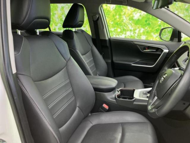 ＲＡＶ４ ４ＷＤハイブリッドＧ　新品タイヤ／ＴＲＤエアロ／保証書／ディスプレイオーディオ＋ナビ／デジタルインナーミラー／衝突安全装置／シートヒーター／車線逸脱防止支援システム／シート　フルレザー／電動バックドア　革シート　フルエアロ（4枚目）
