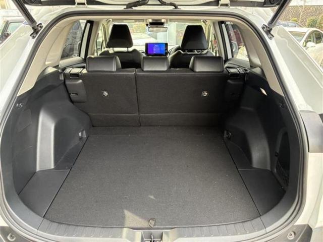 ＲＡＶ４ ４ＷＤハイブリッドＧ　新品タイヤ／ＴＲＤエアロ／保証書／ディスプレイオーディオ＋ナビ／デジタルインナーミラー／衝突安全装置／シートヒーター／車線逸脱防止支援システム／シート　フルレザー／電動バックドア　革シート　フルエアロ（8枚目）