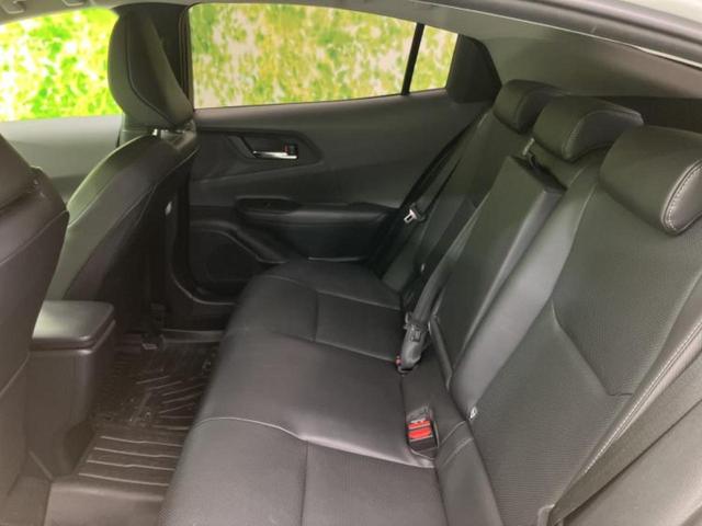 プリウス ４ＷＤ　Ｚ　ガラスルーフ／保証書／ディスプレイオーディオ＋ナビ１１インチ／デジタルインナーミラー／衝突安全装置／シートヒーター／全方位モニター／車線逸脱防止支援システム／シート　合皮　衝突被害軽減システム　４ＷＤ（7枚目）