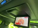 4WDエグゼクティブラウンジ 新品タイヤ/サンルーフ/純正エアロ/JBL/保証書/純正 SDナビ/フリップダウンモニター/デジタルインナーミラー/衝突安全装置/両側電動スライドドア/シートヒーター/車線逸脱防止支援システム 4WD(12枚目)