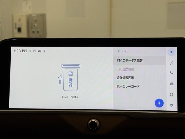 クラウンクロスオーバー ＲＳアドバンスド　衝突回避　サンル－フ　オートクルーズコントロール　横滑り防止　フルセグＴＶ　パワーシート　レザーシート　ＬＥＤ　アルミホイール　ＡＣ１００Ｖ　スマートキー　ナビ＆ＴＶ　ＡＢＳ　フルオートエアコン（9枚目）