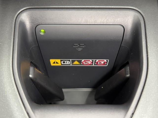 クラウンクロスオーバー ＲＳアドバンスド　衝突回避　サンル－フ　オートクルーズコントロール　横滑り防止　フルセグＴＶ　パワーシート　レザーシート　ＬＥＤ　アルミホイール　ＡＣ１００Ｖ　スマートキー　ナビ＆ＴＶ　ＡＢＳ　フルオートエアコン（10枚目）