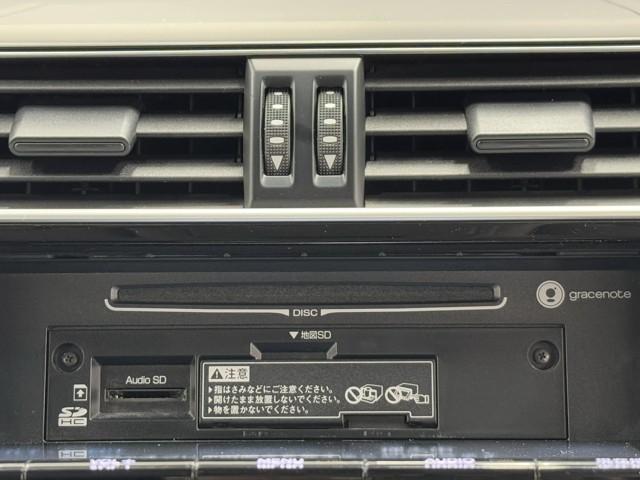 ランドクルーザープラド TX LEDランプ サンルーフ付き リアカメラ ABS付き 盗難防止装置 アルミホイール オートクルーズコントロール 3列 ワンオナ メモリーナビ キーレス メディアプレイヤー接続 サイドエアバッグ(9枚目)