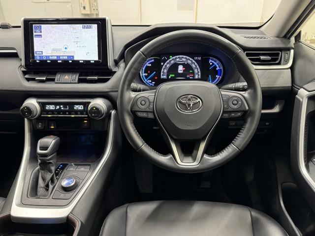 RAV4 ハイブリッドG 衝突被害軽減装置 ドライブレコーダ ワンオーナ- バックモニター 整備記録簿 地デジTV LEDヘッドライト スマキー 電動シ-ト AWD TVナビ パワステ 横滑り防止装置 クルコン AAC AW(4枚目)