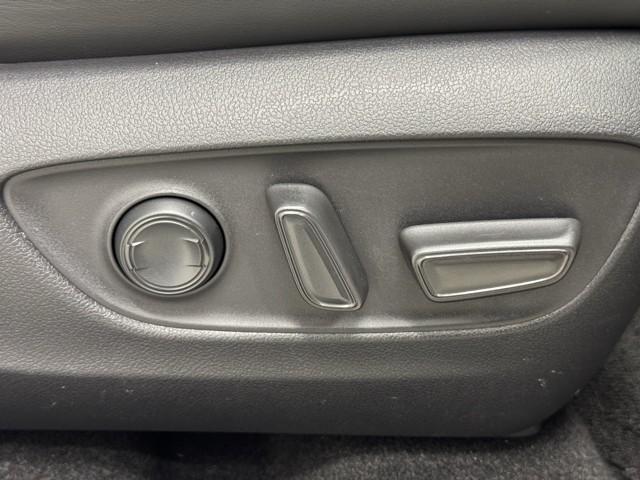 RAV4 ハイブリッドG 衝突被害軽減装置 ドライブレコーダ ワンオーナ- バックモニター 整備記録簿 地デジTV LEDヘッドライト スマキー 電動シ-ト AWD TVナビ パワステ 横滑り防止装置 クルコン AAC AW(15枚目)