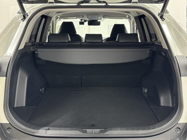 RAV4 ハイブリッドG 衝突被害軽減装置 ドライブレコーダ ワンオーナ- バックモニター 整備記録簿 地デジTV LEDヘッドライト スマキー 電動シ-ト AWD TVナビ パワステ 横滑り防止装置 クルコン AAC AW(18枚目)