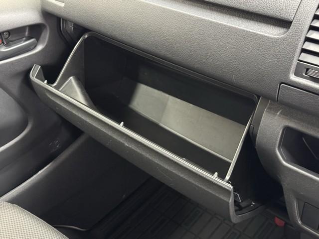 ハイエースバン ロングＤＸ　ブレーキサポート　リアカメラ　ＰＷ　運転席エアバッグ　ナビテレビ　横滑り防止　整備点検記録簿　イモビ付　パワーステアリング　エアコン　ミュージックプレイヤー接続可　ＡＢＳ　キーレス　ワンセグテレビ（12枚目）