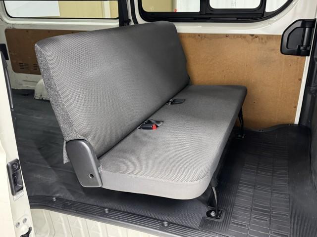ハイエースバン ロングＤＸ　ブレーキサポート　リアカメラ　ＰＷ　運転席エアバッグ　ナビテレビ　横滑り防止　整備点検記録簿　イモビ付　パワーステアリング　エアコン　ミュージックプレイヤー接続可　ＡＢＳ　キーレス　ワンセグテレビ（16枚目）