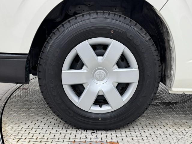 ハイエースバン ロングＤＸ　ブレーキサポート　リアカメラ　ＰＷ　運転席エアバッグ　ナビテレビ　横滑り防止　整備点検記録簿　イモビ付　パワーステアリング　エアコン　ミュージックプレイヤー接続可　ＡＢＳ　キーレス　ワンセグテレビ（19枚目）