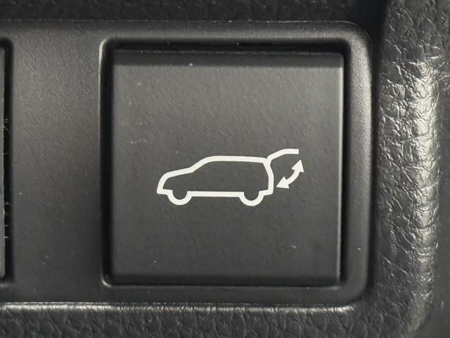 カローラクロス ハイブリッド　Ｚ　衝突軽減Ｂ　スマキ－　ワンオーナ　半レザー　Ｂモニター　アクティブクルーズコントロール　メモリナビ　アイドリングストップ　イモビ　ＬＥＤ　ＡＣ　運転席Ｐシート　メディアプレイヤー接続　キーレス　アルミ（17枚目）