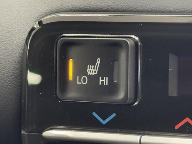 ヴォクシー S-Z DVD再生機能 スマートキープッシュスタート 両側電動パワースライドドア パワーウインドウ ETC車載器 LEDライト デュアルエアコン アルミホイール 盗難防止装置 記録簿 横滑り防止機能 ナビTV(16枚目)