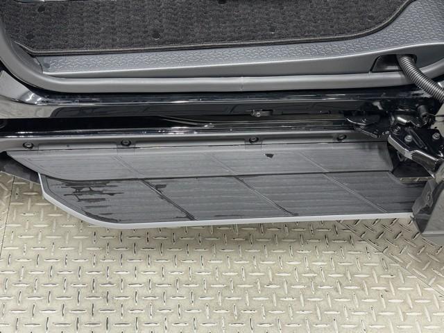 ヴォクシー S-Z DVD再生機能 スマートキープッシュスタート 両側電動パワースライドドア パワーウインドウ ETC車載器 LEDライト デュアルエアコン アルミホイール 盗難防止装置 記録簿 横滑り防止機能 ナビTV(17枚目)