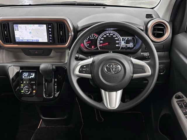 パッソ モーダ チャーム 地デジTV スマートキープッシュスタート フルオートエアコン LEDヘッドライト AUX バックモニター メモリナビ ナビTV 横滑り防止機能 エアバック ETC ABS 助手席エアバッグ DVD(4枚目)