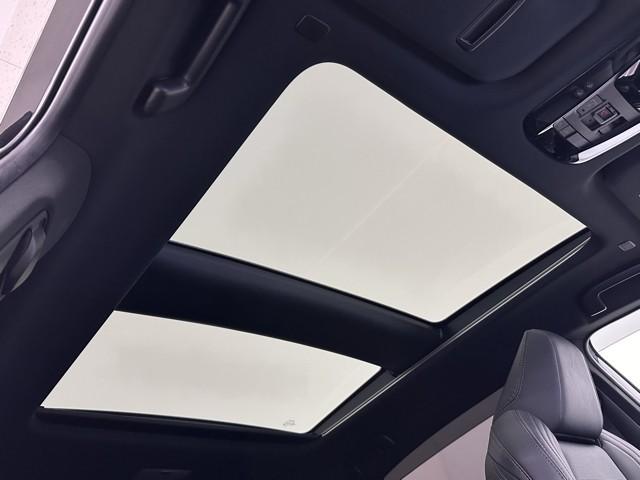 ハリアーハイブリッド Z レザーパッケージ パノラマサンルーフ 100V電源 地デジ 横滑防止 盗難防止システム 寒冷地仕様 Bモニター 革 LEDライト パワーウィンドウ クルコン スマートキ- 助手席エアバック パワーシート エアバッグ(13枚目)