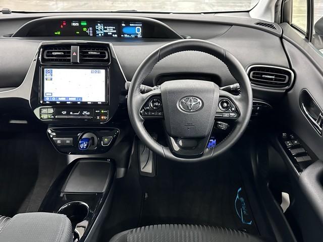 プリウス A エアロ付き AC100V 衝突軽減ブレーキシステム Bモニタ 記録簿有 LEDヘッド クルーズコントロール セキュリティー スマートキー パワーステアリング Pシート Iストップ ドライブレコーダー(4枚目)