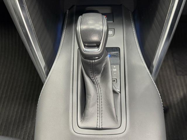 ハリアー G レザーパッケージ 地デジTV AUX 盗難防止装置 クルコン 横滑り防止装置 Rカメラ Pシート キーレス エアバッグ 本革 LED スマートキー ABS メモリーナビ ETC ドラレコ アルミ プリクラ(10枚目)