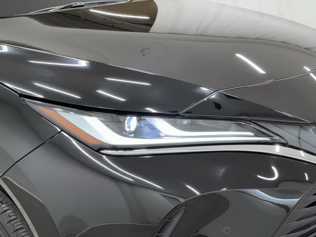 ハリアー G レザーパッケージ 地デジTV AUX 盗難防止装置 クルコン 横滑り防止装置 Rカメラ Pシート キーレス エアバッグ 本革 LED スマートキー ABS メモリーナビ ETC ドラレコ アルミ プリクラ(19枚目)