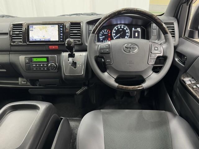 ハイエースバン スーパーGL ダークプライムII LEDヘットライト メモリーナビゲーション ミュージックプレイヤー接続可 地デジ スマキー ABS フルフラット 盗難警報装置 運転席エアバッグ リアクーラー オートエアコン パワーウインドウ 記録簿(4枚目)