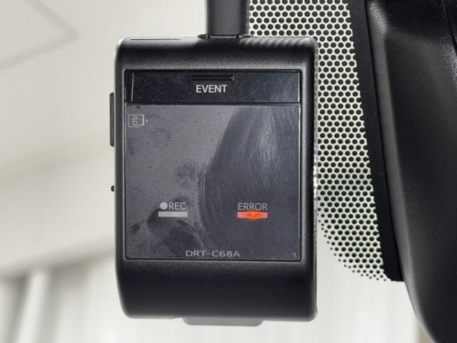 ハイエースバン スーパーGL ダークプライムII LEDヘットライト メモリーナビゲーション ミュージックプレイヤー接続可 地デジ スマキー ABS フルフラット 盗難警報装置 運転席エアバッグ リアクーラー オートエアコン パワーウインドウ 記録簿(10枚目)