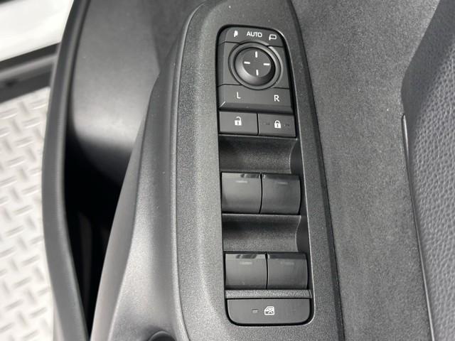 ヤリスクロス Ｇ　ＥＴＣ装備　リヤカメラ　点検記録簿　スマートエントリー　イモビライザー　オートエアコン　アルミホイール　キーレス　パワーウィンドウ　クルコン　ＡＢＳ　ドライブレコーダー　エアバッグ　パワーステアリング（15枚目）