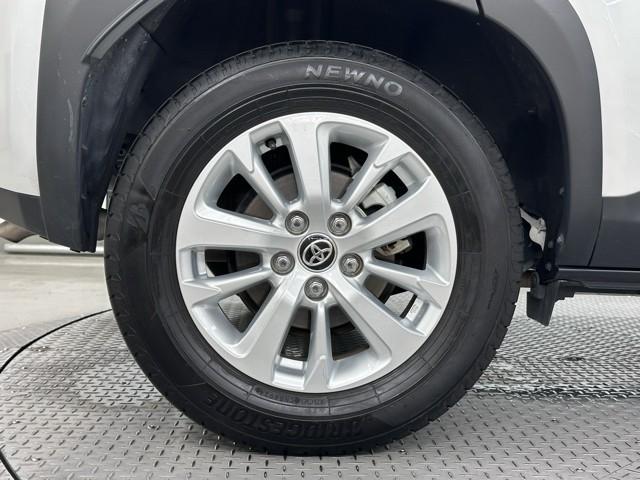 ヤリスクロス Ｇ　ＥＴＣ装備　リヤカメラ　点検記録簿　スマートエントリー　イモビライザー　オートエアコン　アルミホイール　キーレス　パワーウィンドウ　クルコン　ＡＢＳ　ドライブレコーダー　エアバッグ　パワーステアリング（19枚目）