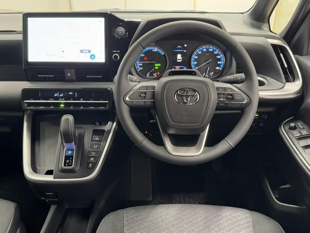 ノア ハイブリッドS-G 両電動ドア 衝突回避ブレーキ ダブルエアコン 100V イモビ クルコン バックガイドモニター 横滑り防止装置 LEDヘッドライト ドライブレコーダー キーレス スマートキー 3列シート DVD再生(4枚目)