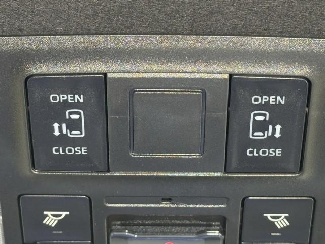 ノア ハイブリッドS-G 両電動ドア 衝突回避ブレーキ ダブルエアコン 100V イモビ クルコン バックガイドモニター 横滑り防止装置 LEDヘッドライト ドライブレコーダー キーレス スマートキー 3列シート DVD再生(12枚目)