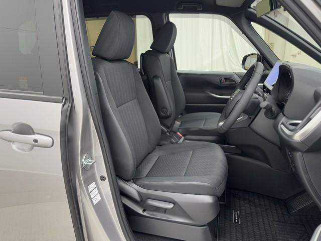 ノア ハイブリッドS-G 両電動ドア 衝突回避ブレーキ ダブルエアコン 100V イモビ クルコン バックガイドモニター 横滑り防止装置 LEDヘッドライト ドライブレコーダー キーレス スマートキー 3列シート DVD再生(15枚目)