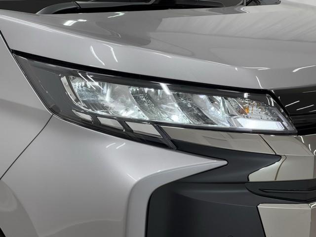 ノア ハイブリッドS-G 両電動ドア 衝突回避ブレーキ ダブルエアコン 100V イモビ クルコン バックガイドモニター 横滑り防止装置 LEDヘッドライト ドライブレコーダー キーレス スマートキー 3列シート DVD再生(19枚目)