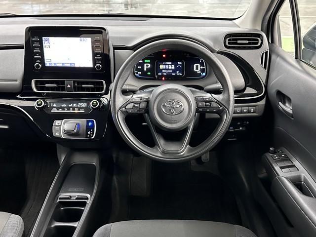 アクア Ｘ　踏み間違い防止　１００Ｖ　イモビ　ナビ＆ＴＶ　ドライブレコーダー　フルセグ　点検記録簿　ＬＥＤヘッドライト　スマートキー　横滑り防止機能　キーレスエントリー　アルミホイール　オートクルーズ　ＥＴＣ（4枚目）