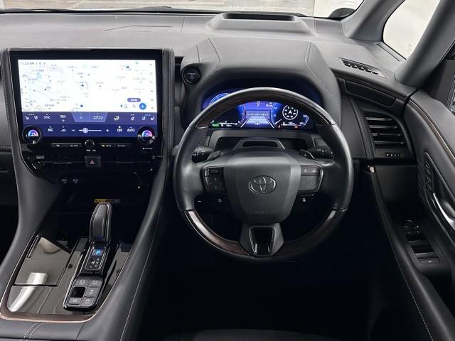 ヴェルファイアハイブリッド Ｚ　プレミア　アイドリングストップ　キーレス　ナビ＆ＴＶ　横滑り防止機能　ドライブレコーダー　黒革シート　スマートキー　４ＷＤ車　クルーズコントロール　地デジＴＶ　サンルーフ　盗難防止装置　メモリーナビ　点検記録簿（4枚目）