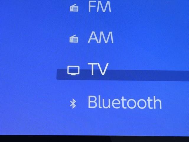 ヴェルファイアハイブリッド Ｚ　プレミア　アイドリングストップ　キーレス　ナビ＆ＴＶ　横滑り防止機能　ドライブレコーダー　黒革シート　スマートキー　４ＷＤ車　クルーズコントロール　地デジＴＶ　サンルーフ　盗難防止装置　メモリーナビ　点検記録簿（7枚目）