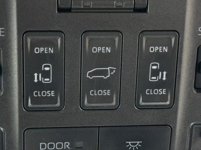 ヴェルファイアハイブリッド Ｚ　プレミア　アイドリングストップ　キーレス　ナビ＆ＴＶ　横滑り防止機能　ドライブレコーダー　黒革シート　スマートキー　４ＷＤ車　クルーズコントロール　地デジＴＶ　サンルーフ　盗難防止装置　メモリーナビ　点検記録簿（13枚目）