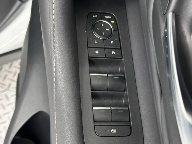 ヴェルファイアハイブリッド Ｚ　プレミア　アイドリングストップ　キーレス　ナビ＆ＴＶ　横滑り防止機能　ドライブレコーダー　黒革シート　スマートキー　４ＷＤ車　クルーズコントロール　地デジＴＶ　サンルーフ　盗難防止装置　メモリーナビ　点検記録簿（14枚目）